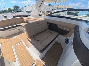 2027 Sea Ray SDX 290 Outboard 15