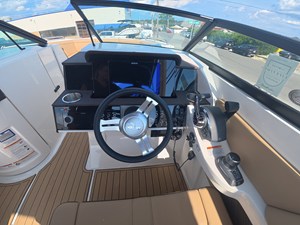 2027 Sea Ray SDX 290 Outboard 22