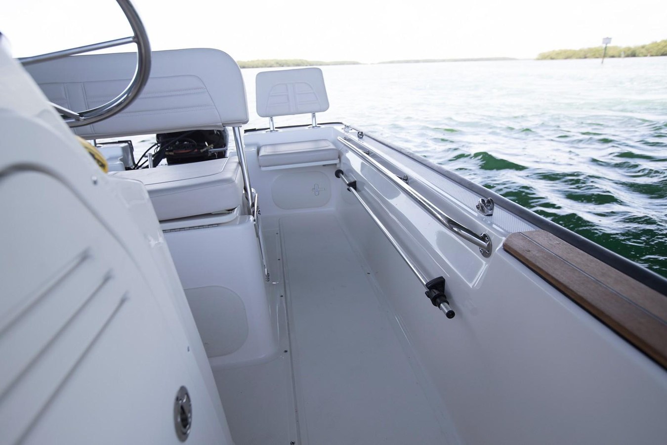 2027 Boston Whaler 170 Montauk 13