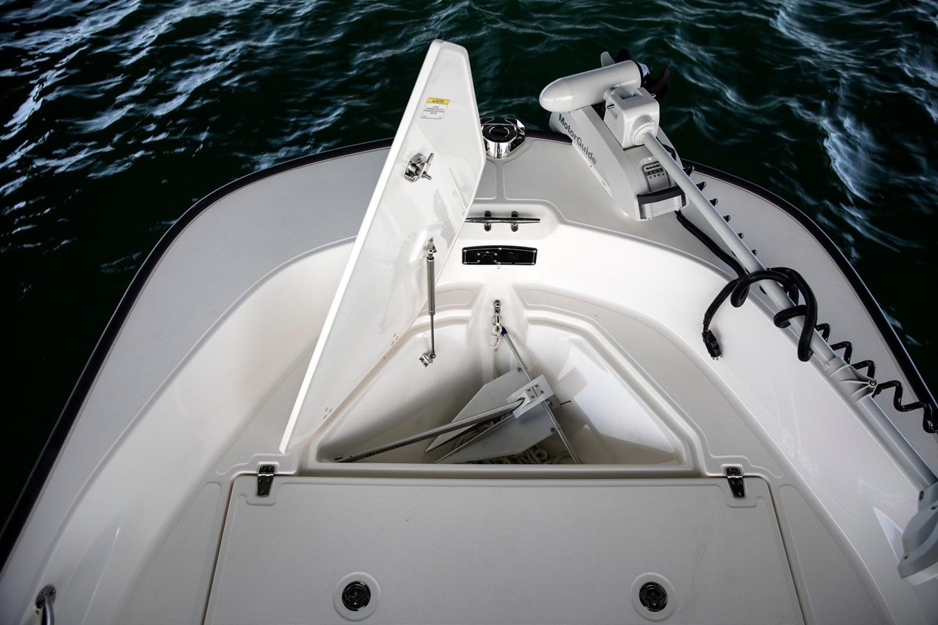 2027 Boston Whaler 170 Montauk 20
