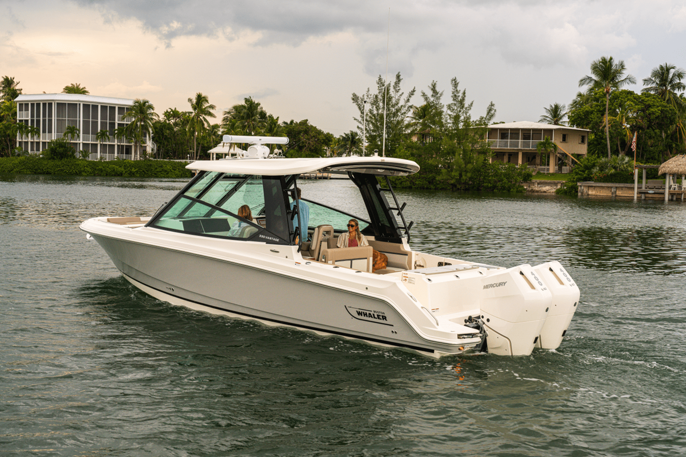 2027 Boston Whaler 330 Vantage 6