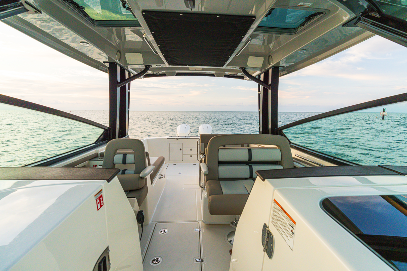 2027 Boston Whaler 330 Vantage 31