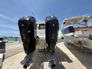 Boston Whaler 380 Outrage 20 2023 Boston Whaler 380 Outrage 21