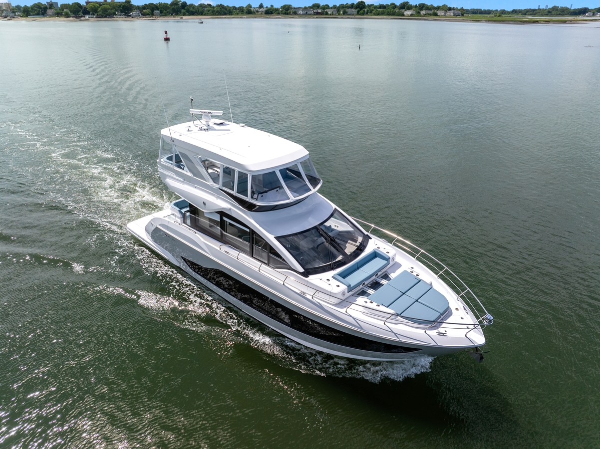 2026 Cruisers Yachts 57 FLY 3