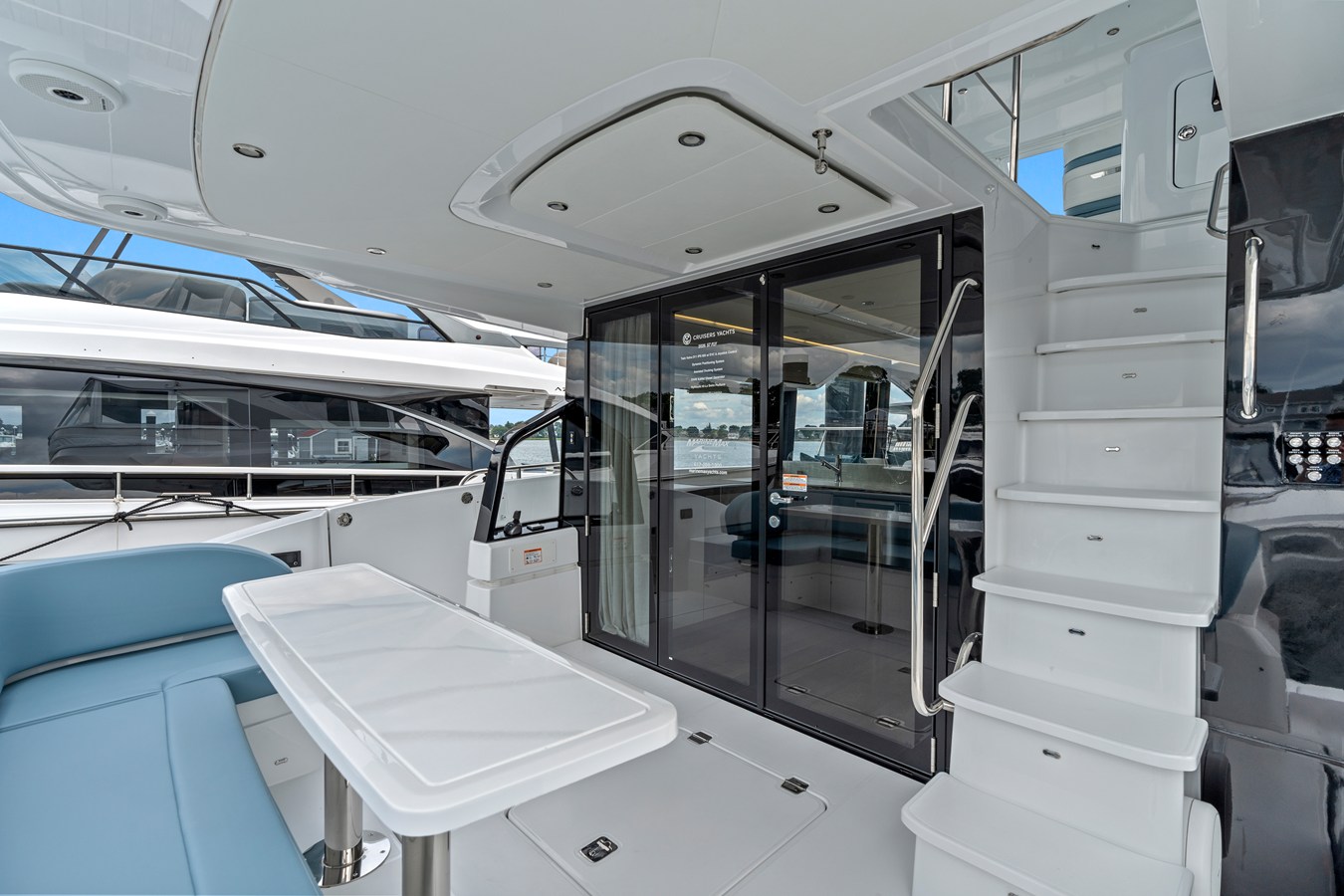 2026 Cruisers Yachts 57 FLY 9