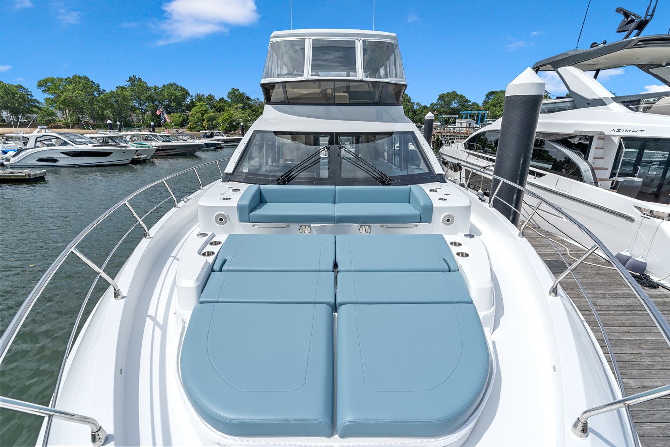 2026 Cruisers Yachts 57 FLY 78