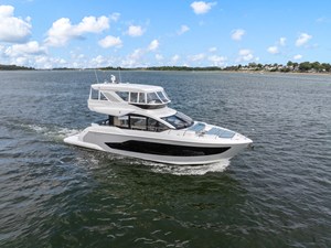 Cruisers Yachts 57 FLY 1 2026 Cruisers Yachts 57 FLY 2
