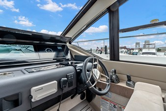 2026 Cruisers Yachts 57 FLY 24