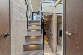 2026 Cruisers Yachts 57 FLY 30