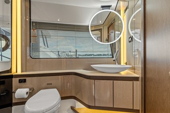2026 Cruisers Yachts 57 FLY 36