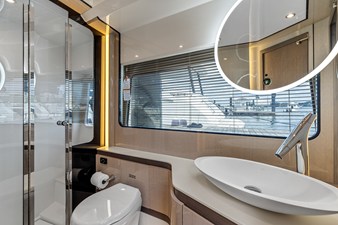 2026 Cruisers Yachts 57 FLY 38