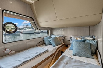 2026 Cruisers Yachts 57 FLY 42