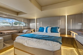 2026 Cruisers Yachts 57 FLY 43