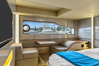 2026 Cruisers Yachts 57 FLY 44
