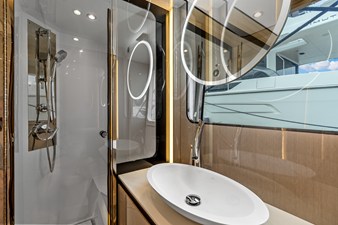 2026 Cruisers Yachts 57 FLY 50