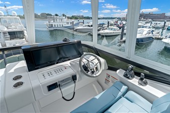 2026 Cruisers Yachts 57 FLY 67