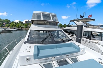 2026 Cruisers Yachts 57 FLY 79