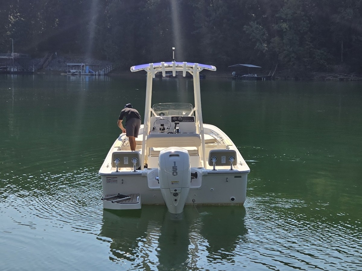 2026 Boston Whaler 190 Montauk 16