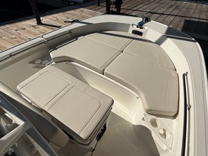 2026 Boston Whaler 190 Montauk 14