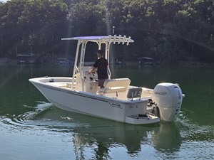 2026 Boston Whaler 190 Montauk 17