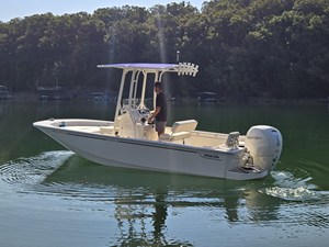 2026 Boston Whaler 190 Montauk 20