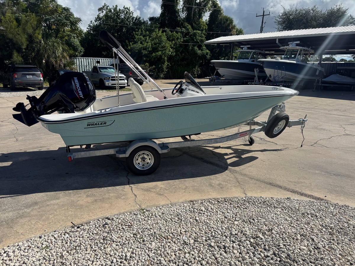 2027 Boston Whaler 160 Super Sport 2