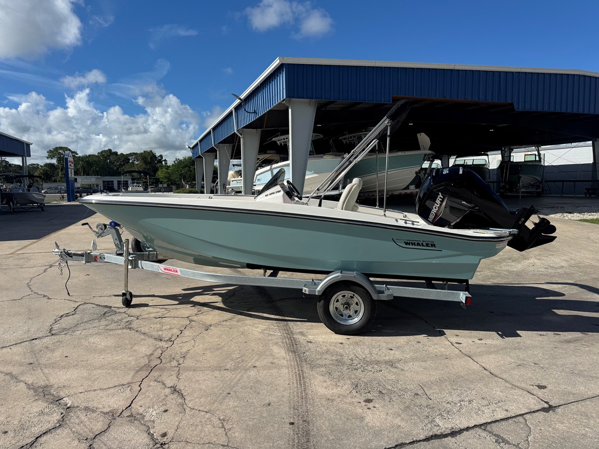2027 Boston Whaler 160 Super Sport 3