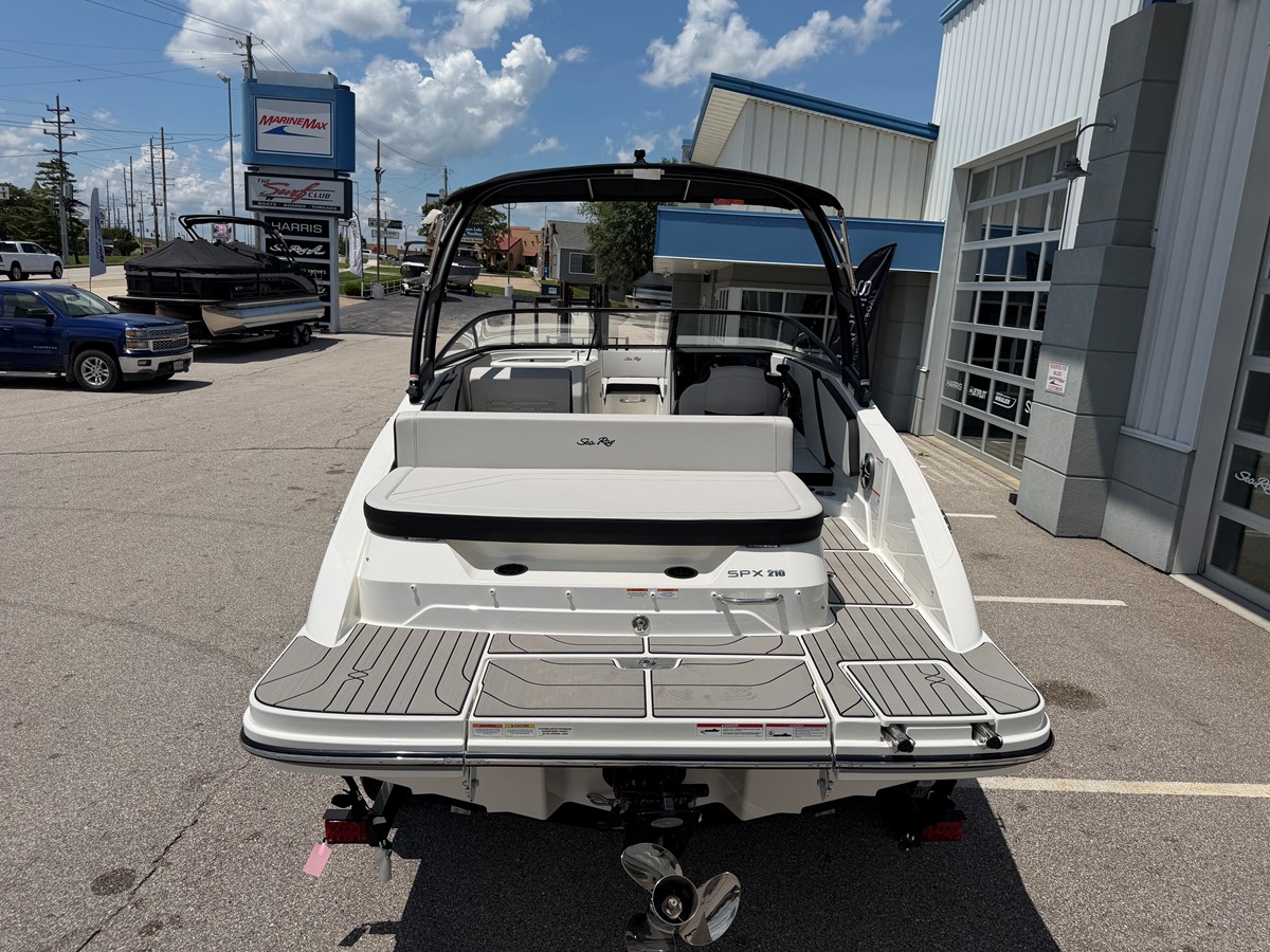 2027 Sea Ray SPX 210 4