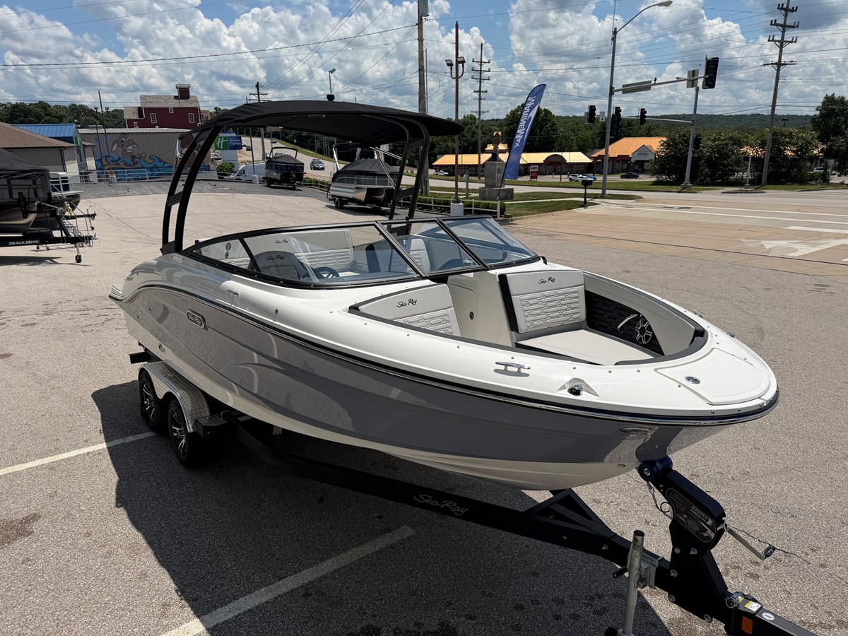 2027 Sea Ray SPX 210 6