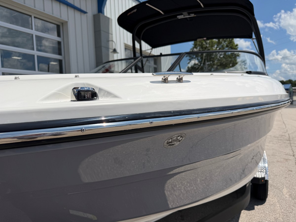 2027 Sea Ray SPX 210 9