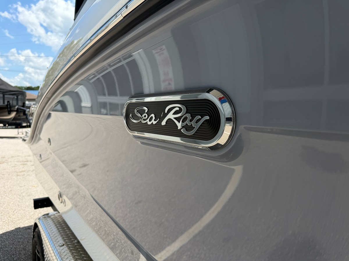 2027 Sea Ray SPX 210 11