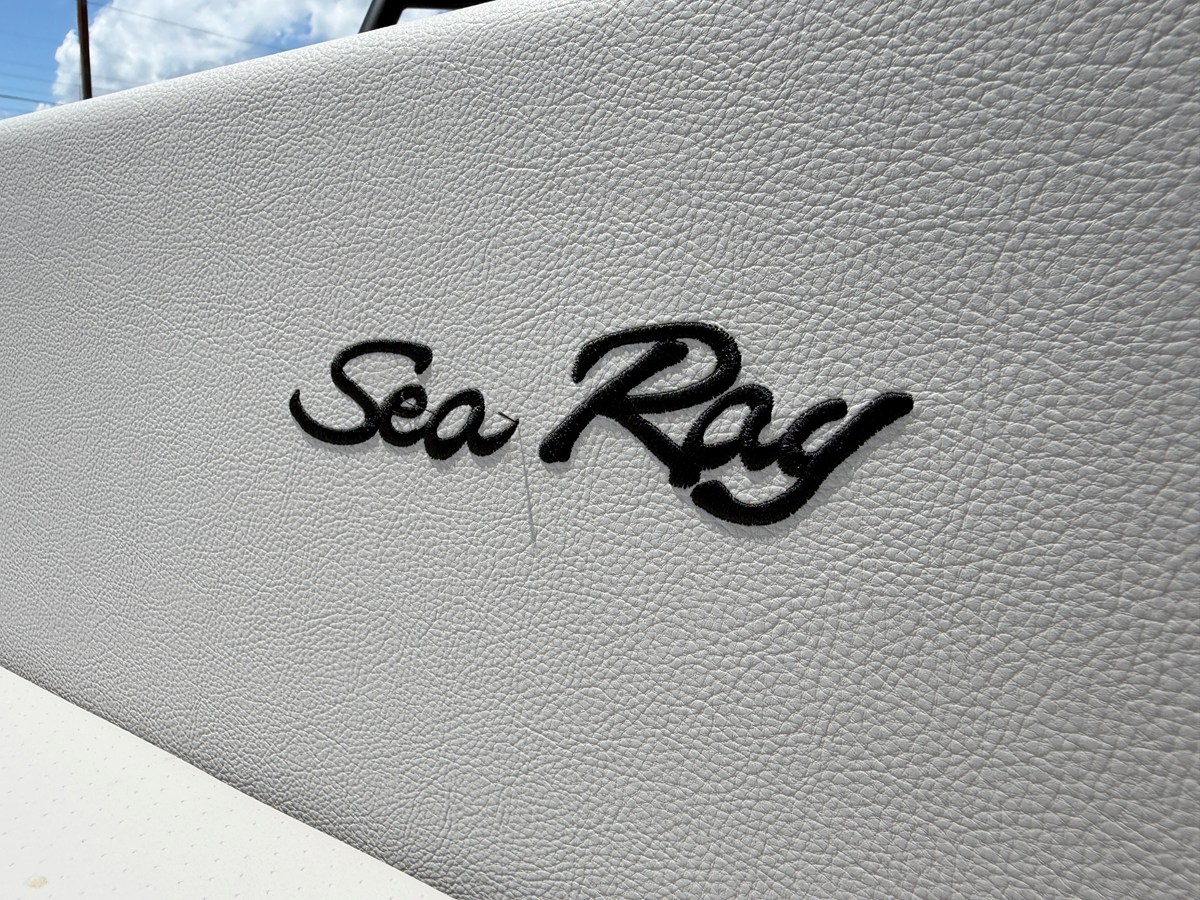 2027 Sea Ray SPX 210 17