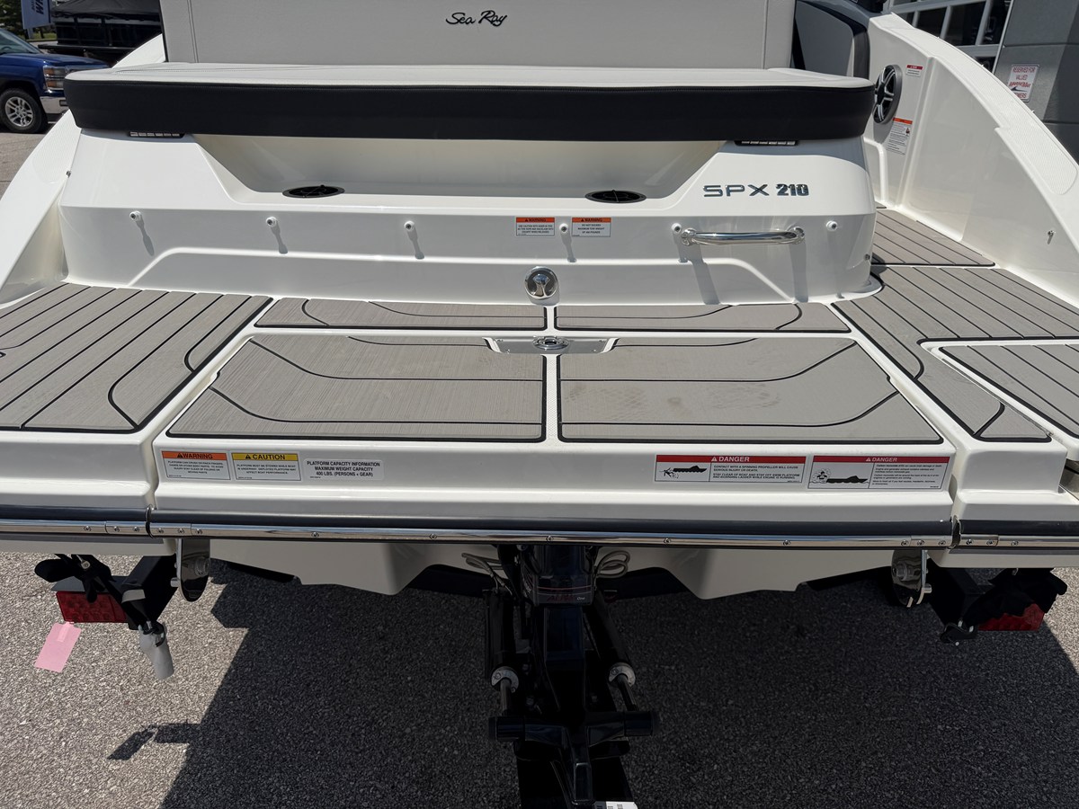 2027 Sea Ray SPX 210 20
