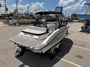 Sea Ray SPX 210 4 2027 Sea Ray SPX 210 5