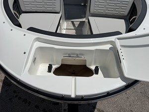 2027 Sea Ray SPX 210 8