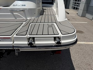 2027 Sea Ray SPX 210 14