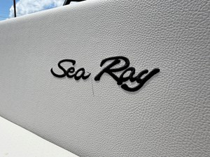 2027 Sea Ray SPX 210 17