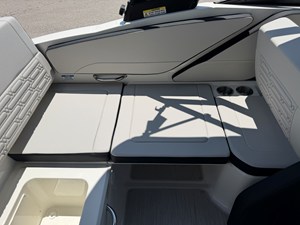 2027 Sea Ray SPX 210 27