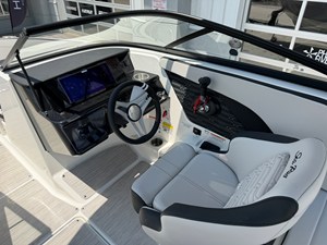 2027 Sea Ray SPX 210 50