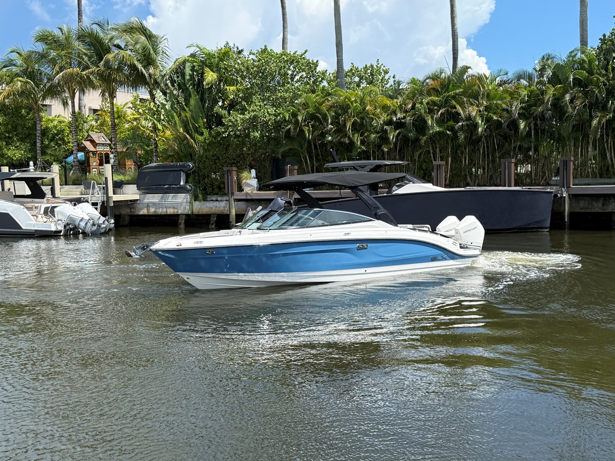 2026 Sea Ray SLX 280 Outboard 5