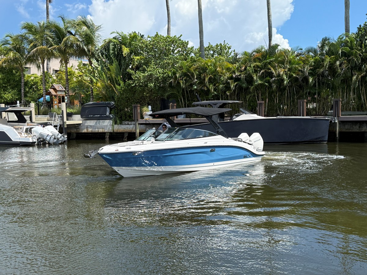 2026 Sea Ray SLX 280 Outboard 6
