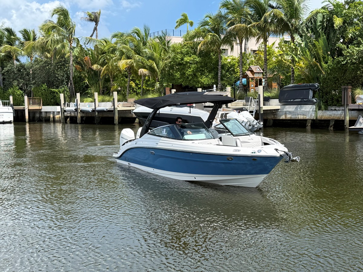 2026 Sea Ray SLX 280 Outboard 13