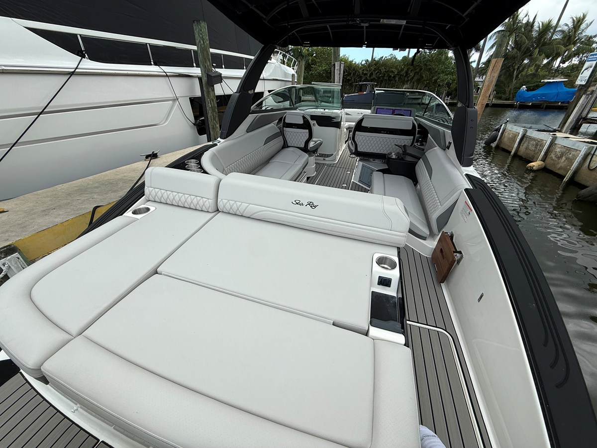 2026 Sea Ray SLX 280 Outboard 18
