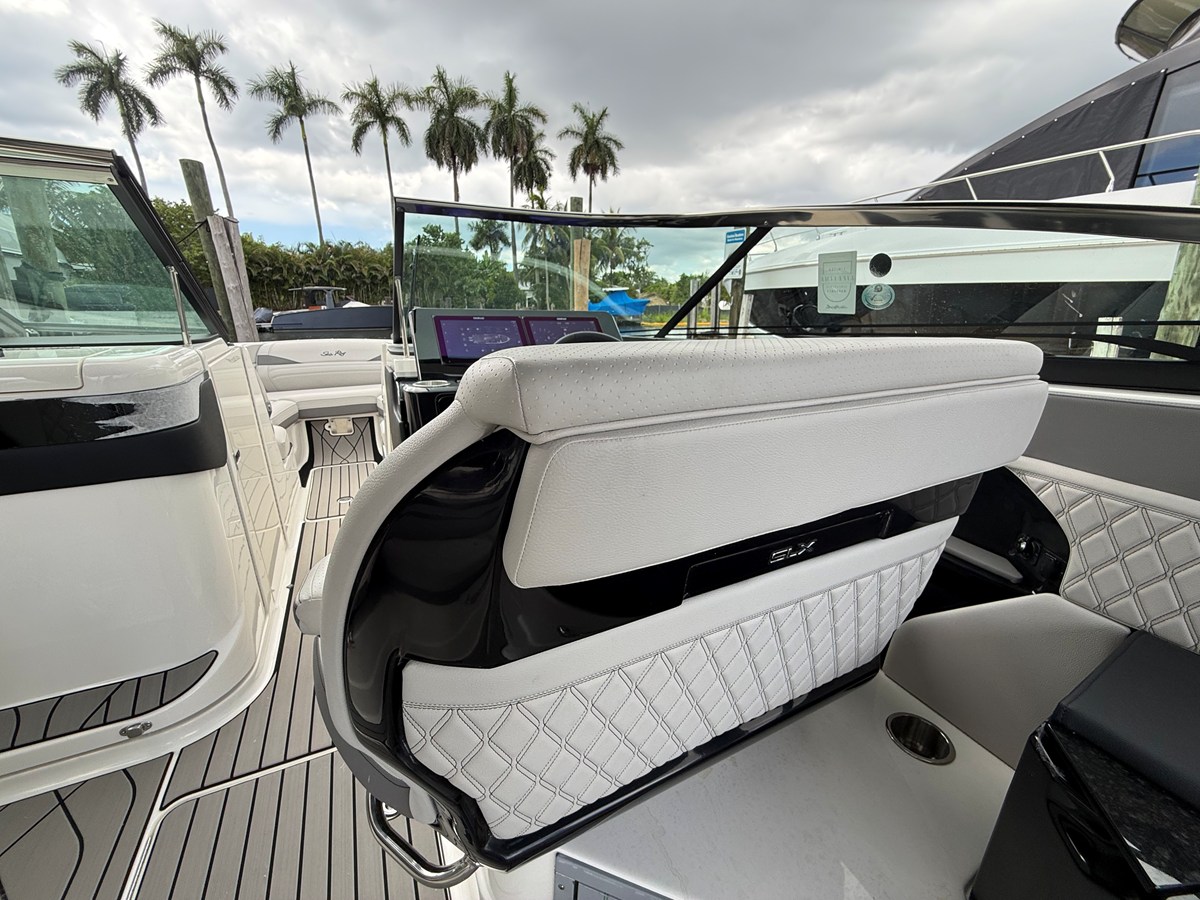2026 Sea Ray SLX 280 Outboard 20