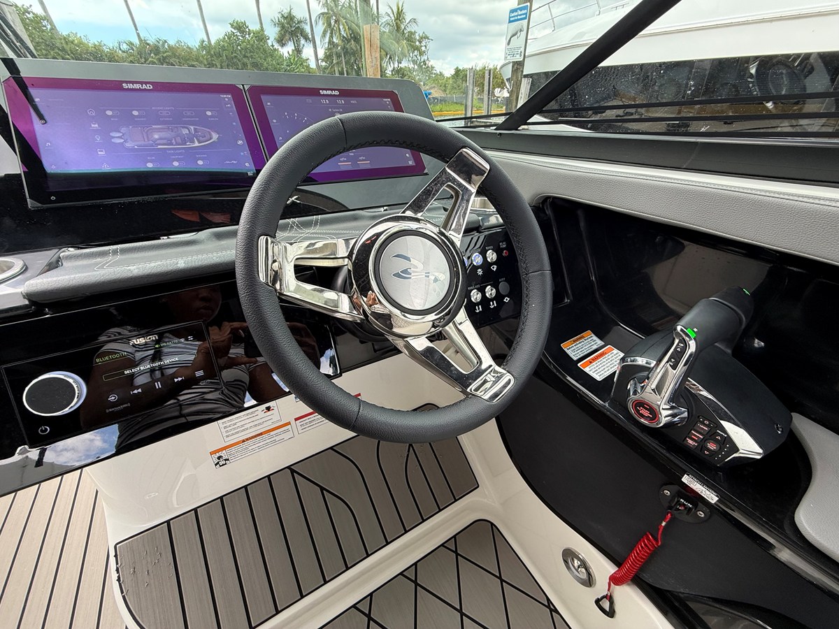 2026 Sea Ray SLX 280 Outboard 23