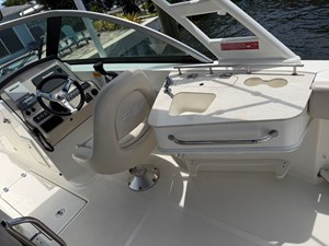 2015 Boston Whaler 230 VANTAGE 10