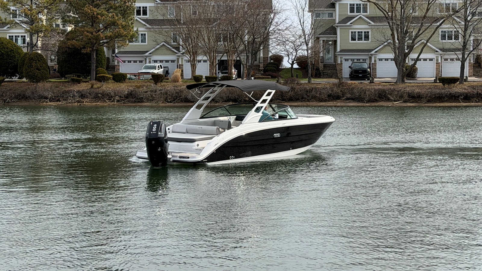 2026 Sea Ray SDX 270 Outboard 8