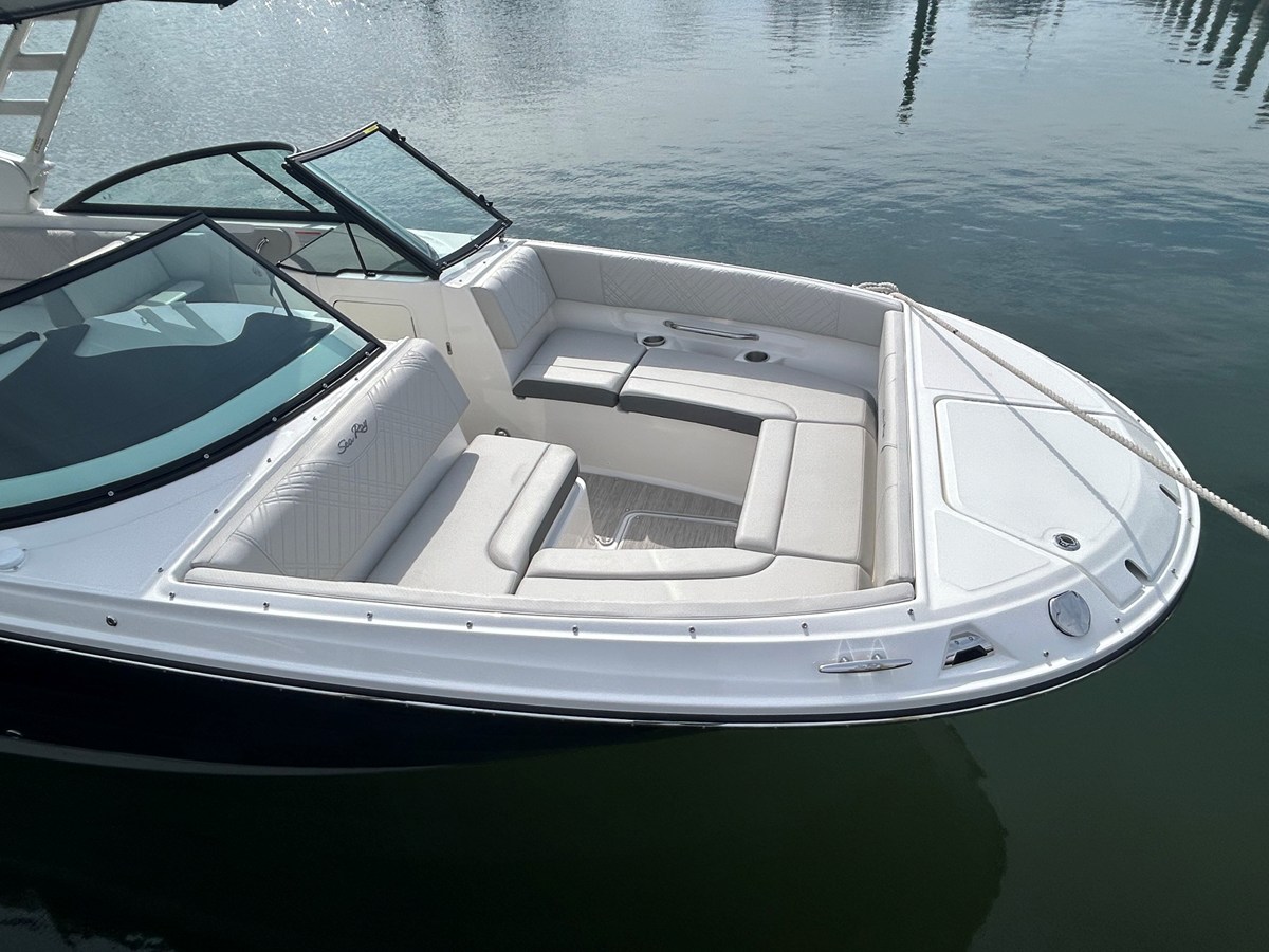2026 Sea Ray SDX 270 Outboard 30