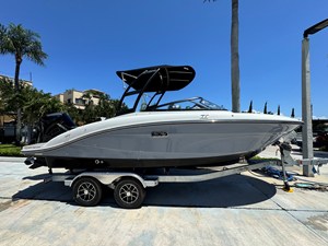 Sea Ray SPX 210 Outboard 0 2026 Sea Ray SPX 210 Outboard 1