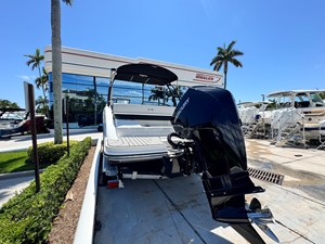 2026 Sea Ray SPX 210 Outboard 8